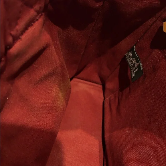 Hermes small tote Dark Red & Brownish Black
Minor corner wear one corner only - Picture 12 of 12